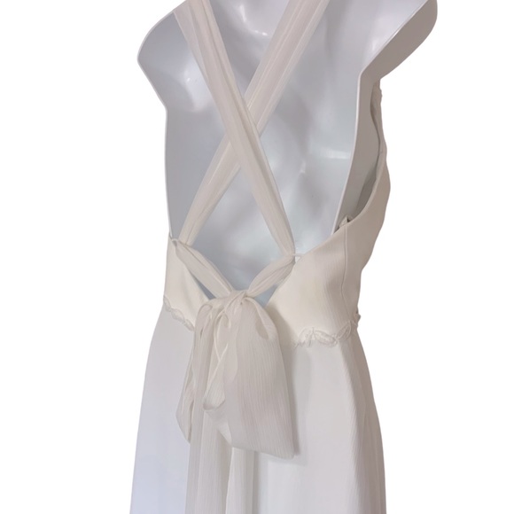 David’s Bridal Soft White Hi-Low Wedding Dress Size 4 - Picture 6 of 11